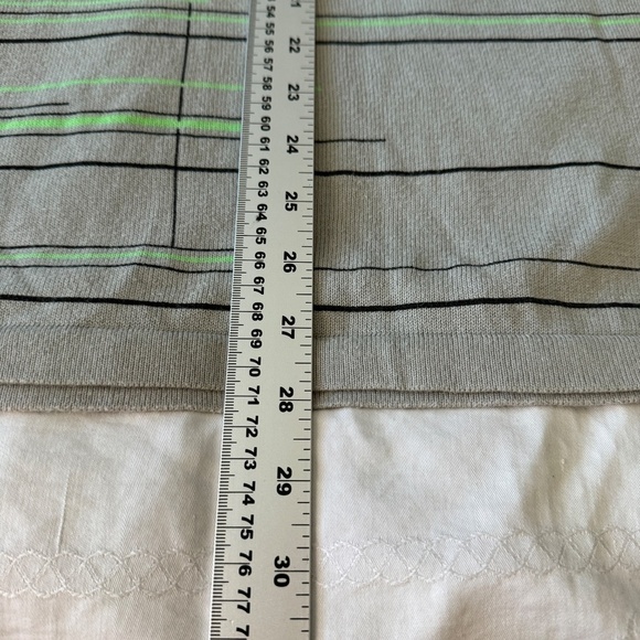 Puma Men's Gray V-Neck Golf Sweater Vest Size X-Large Green Logo Outdoor Active - Picture 7 of 10